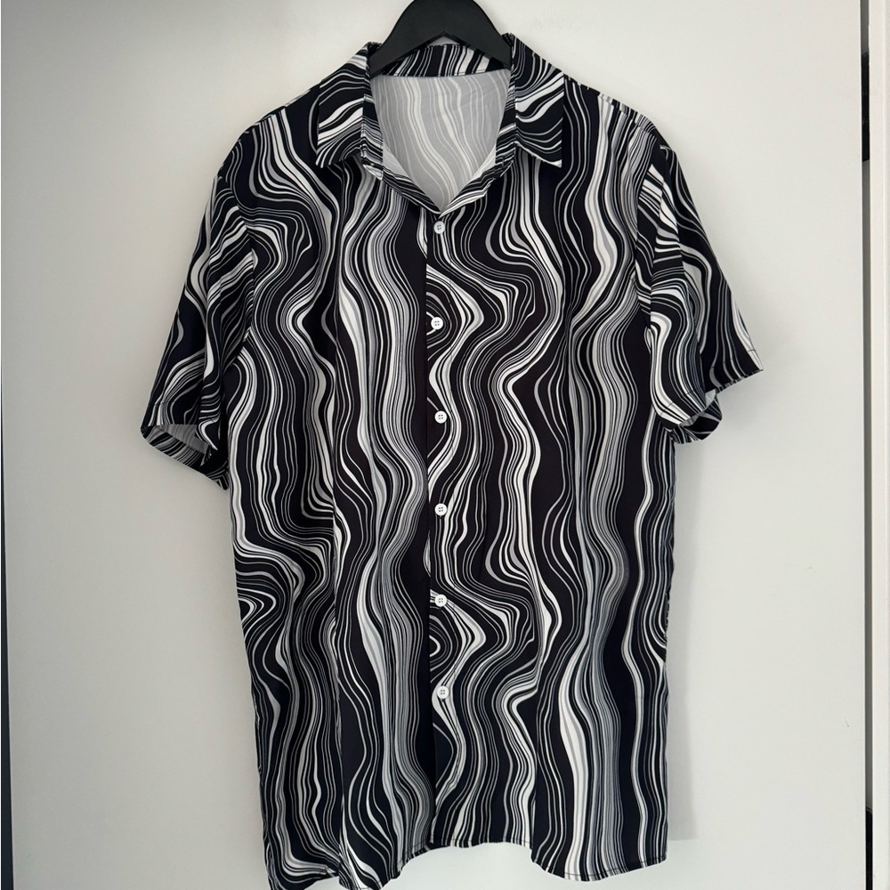 SHEIN Button Down Print Short Sleeve Shirt